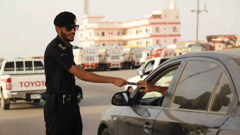 عاجل: السعودية تمنع تملك المقيمين لـ7 أنواع آليات بدءاً من 2026… هل سيارتك من ضمنها؟