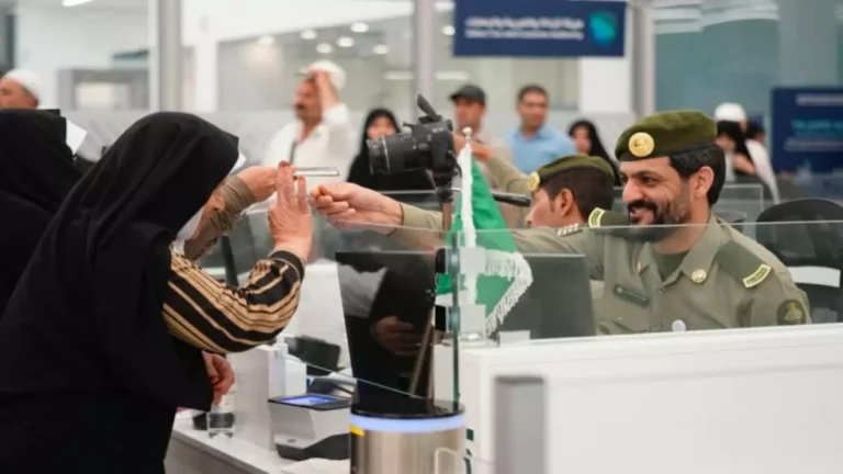 الجوازات السعودية تحتفل بعيد الفطر بخبر سار يفرح المقيمين