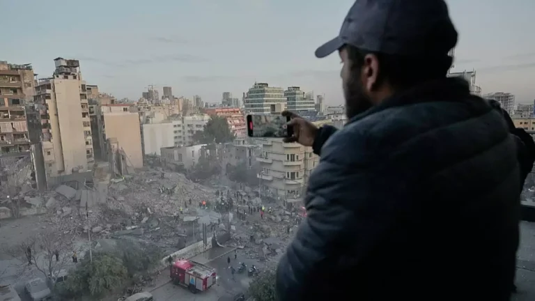 التحولات المفاجئة في إيران: الحرس الثوري يتجاهل السياسيين ويستحوذ على السلطة