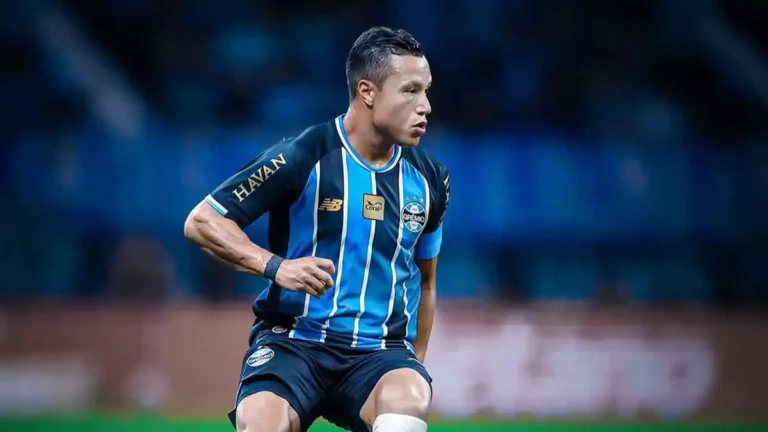 ساديو ماني يثير الجدل برفض طلب الكاف ويبدأ مواجهة حادة حول جائزته الشخصية