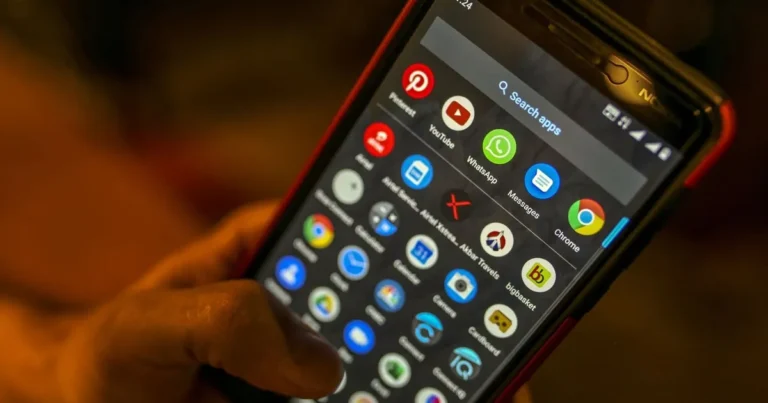 استخدام الهواتف أثناء الدراسة يؤدي إلى تراجع القدرة على التحكم الذهني