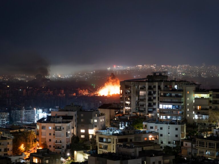 القوات الإسرائيلية تطلق عمليات هجومية متزامنة ضد طهران وبيروت