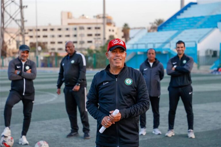 بدر رجب يثير الجدل بتصريحاته حول تفوقه على فان دايك وبيكنباور