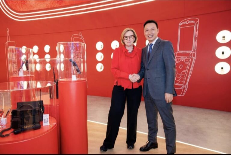 فودافون وHONOR تستكشفان فرص التعاون في مجال الذكاء الاصطناعي خلال معرض MWC 2026