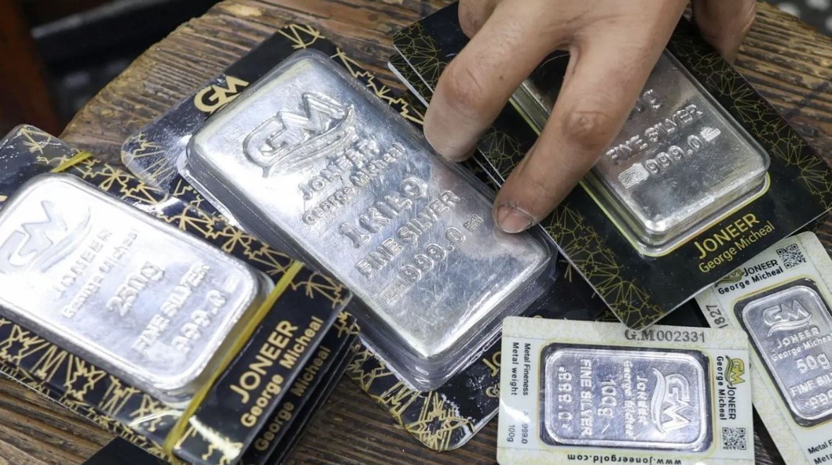 أسعار الفضة في مصر تشهد ارتفاعًا ملحوظًا بنسبة 2.78% خلال أسبوع لتصل إلى قيمة قياسية للجرام
