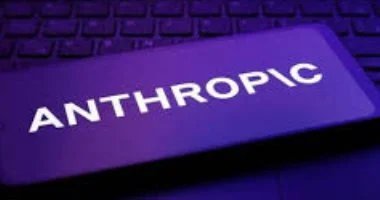 Anthropic تتفوق على OpenAI بمعدل إيرادات سنوية تتجاوز 65 مليار دولار وتغير قواعد اللعبة في عالم الذكاء الاصطناعي