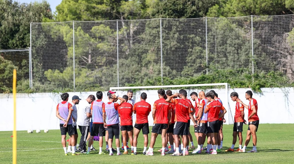 الأهلي يشدد إجراءات الإعداد في إسبانيا قبل مواجهة برشلونة المرتقبة في دوري الأبطال الأوروبي