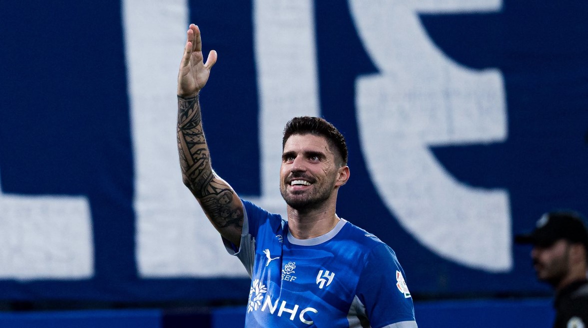 الهلال يبدأ رحلته في دوري روشن بفوز مثير على الفيصلي بأربعة أهداف مقابل هدفين في مباراة حماسية
