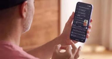 تكنولوجيا Pixel 11 تعيد تشكيل التواصل من خلال تحويل لغة الإشارة إلى نص بطريقة تسهل التواصل مع الصم