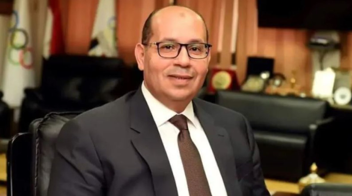 رئيس اللجنة الأولمبية المصرية يقرر تأجيل سفره إلى إيطاليا حرصا على صحة والدته المريضة