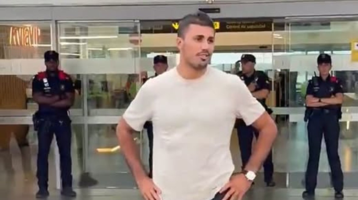 رودري يبعث برسالة حماسية لجماهير برشلونة بعد انضمامه مؤكدًا السعي للفوز بلقب دوري الأبطال الأوروبي