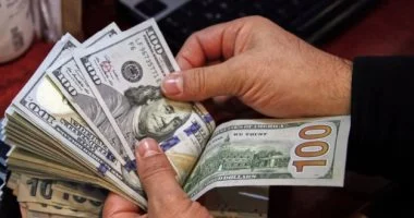 سعر الدولار يسجل ارتفاعا ملحوظا مقابل الجنيه المصري في ختام تعاملات الثلاثاء مما يؤثر على السوق المالية