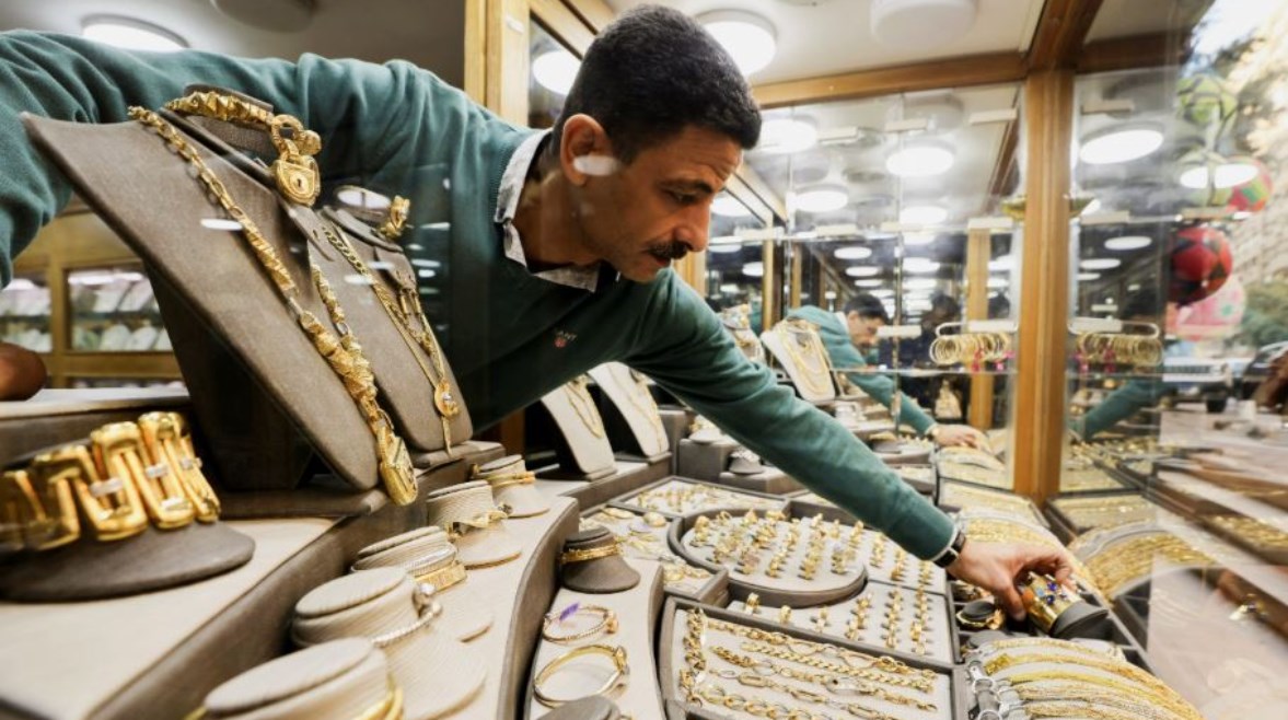 سعر الذهب في مصر اليوم الأربعاء يسجل تراجعاً طفيفاً وسط هدوء ملحوظ في حركة التعاملات والمبيعات