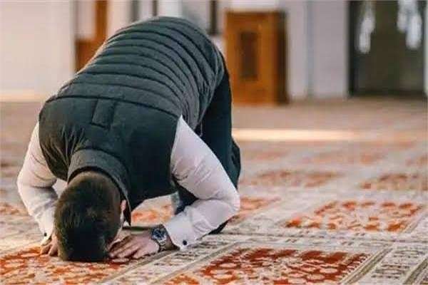 مواقيت الصلاة وأذان الفجر ليوم الاثنين السابع عشر من أغسطس لعام ألفين وستة وعشرين في قلب الوطن