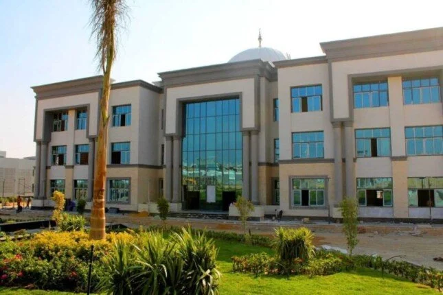 موعد إعلان الحد الأدنى للقبول في الكليات الخاصة والأهلية في تنسيق الجامعات لعام 2026 يثير اهتمام الطلاب وأولياء الأمور