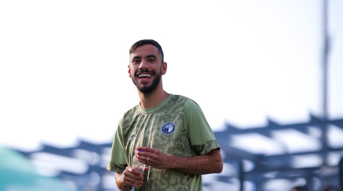 ناصر ماهر يعود للتدريبات مع بيراميدز بعد شائعات الاعتقال ويؤكد استمراره في الملاعب بشكل قوي