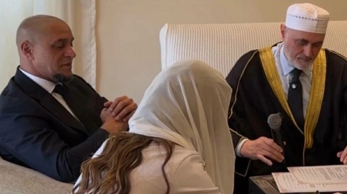 هل اعتنق روبرتو كارلوس الإسلام بعد زواجه من سهيلة الطاهري في حفل مميز وحميم يجمع بين الثقافتين