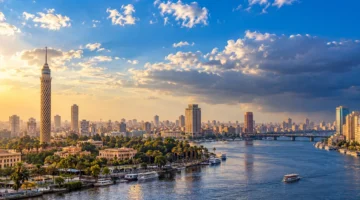 سماء القاهرة ونهر النيل وسحب متفرقة – حالة الطقس اليوم الاثنين 12 أكتوبر 2026