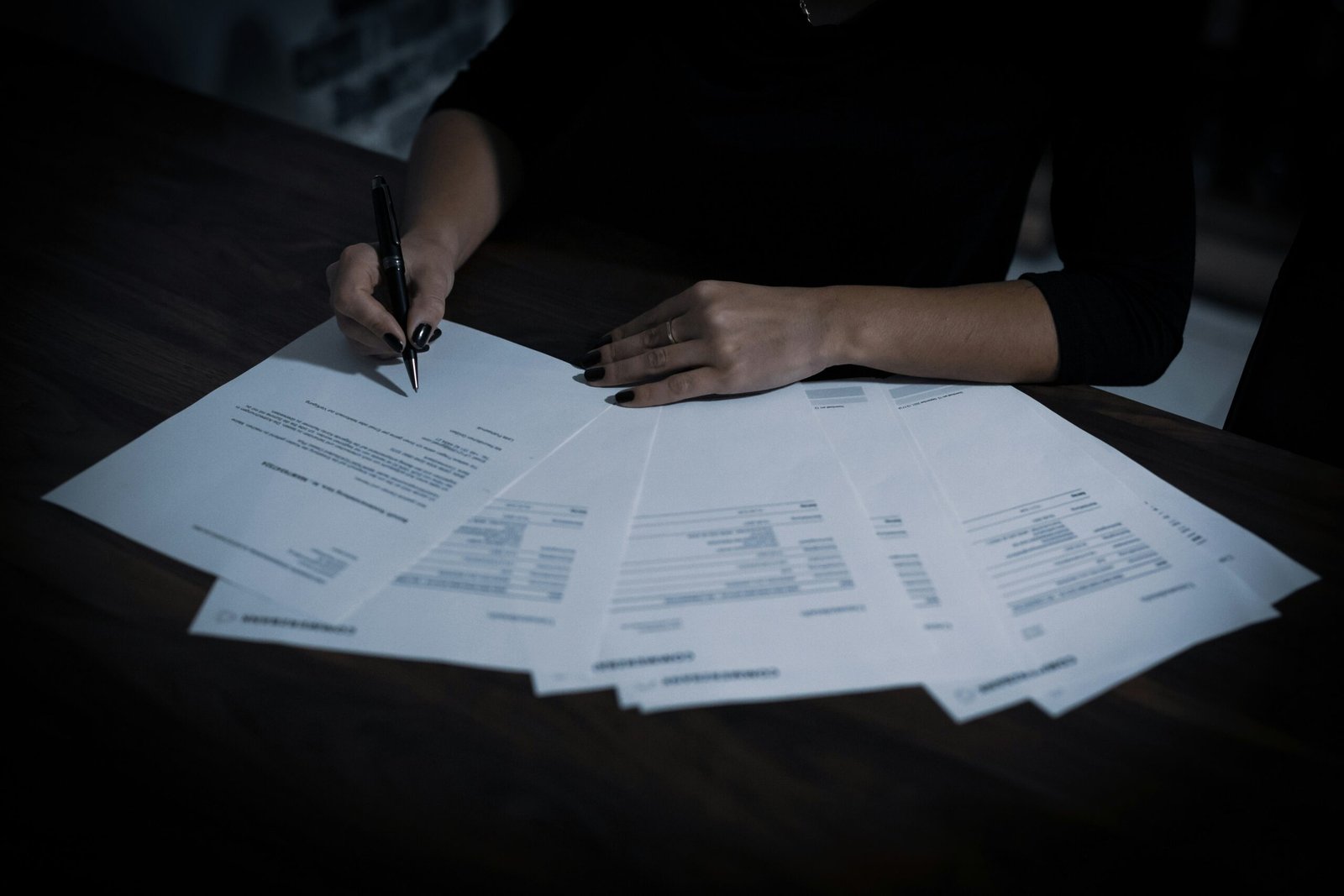 شكوى الكهرباء بعد عدم حل المشكلة في شركة التوزيع.. رابط جهاز التنظيم والمستندات المطلوبة