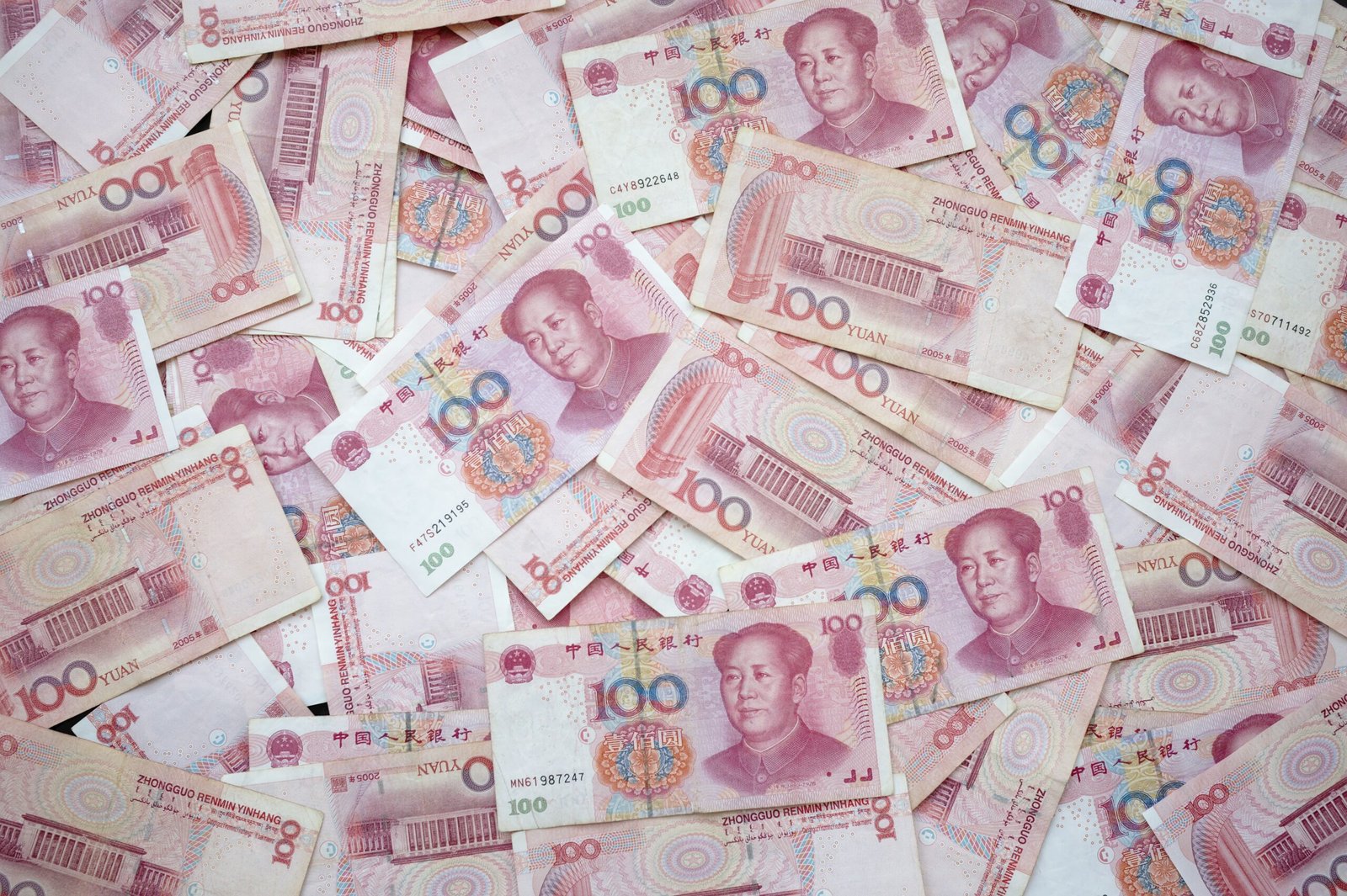 اليوان الصيني في بنك مصر بنشرة 27 أكتوبر.. لماذا يظهر صفر للنقد وسعر للتحويل؟